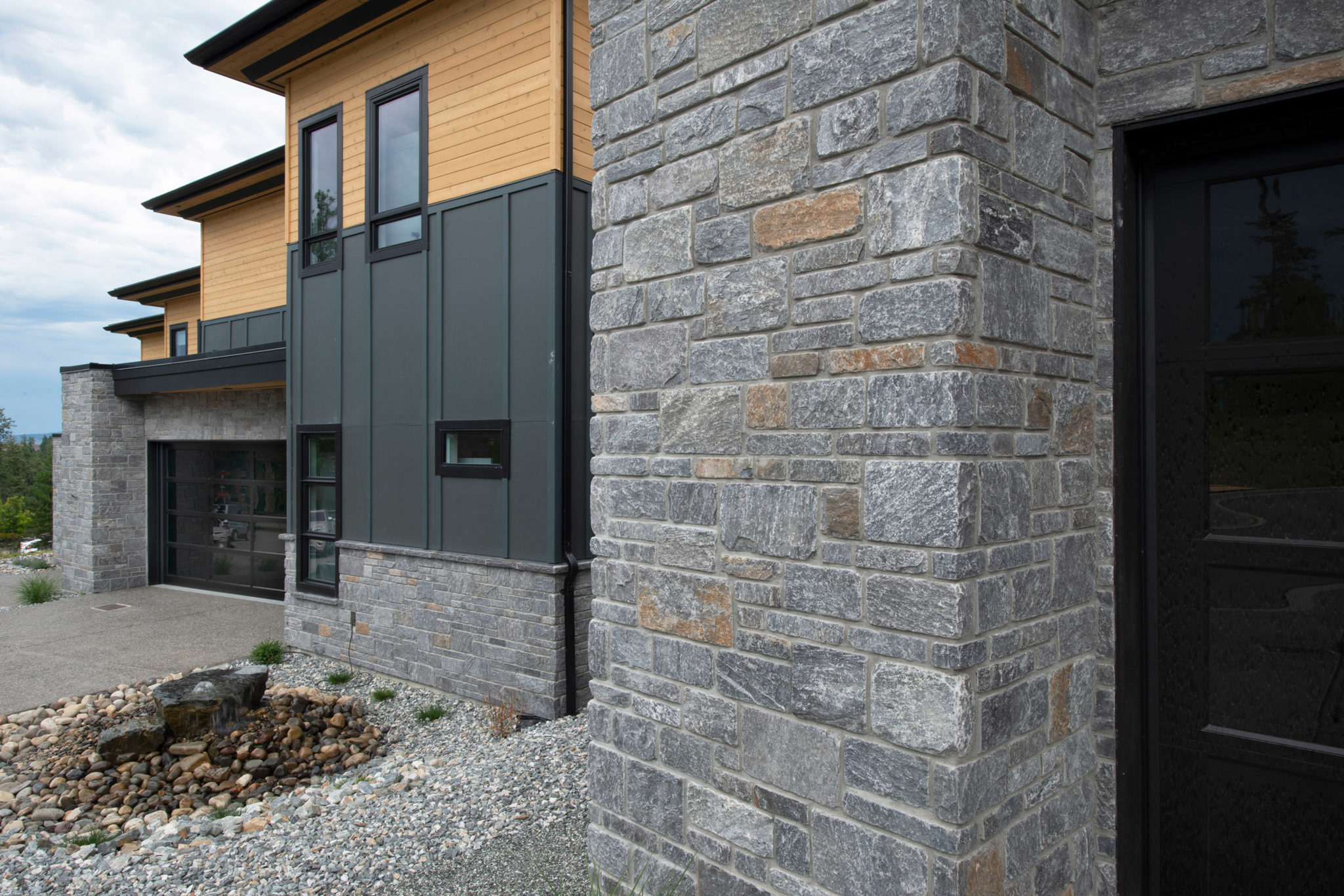 3 Course Ashlar from Pangaea® Natural Stone Canadian Stone Industries