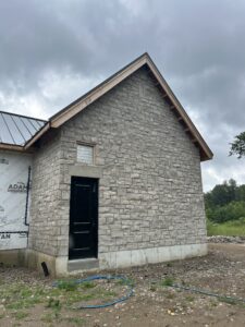 Colonial Brick & Stone - Split Face Ledgerock, Guelph Buff